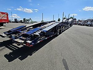 2023 Peterbilt 389