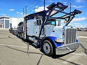 2023 Peterbilt 389