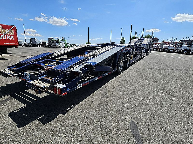 2023 Peterbilt 389