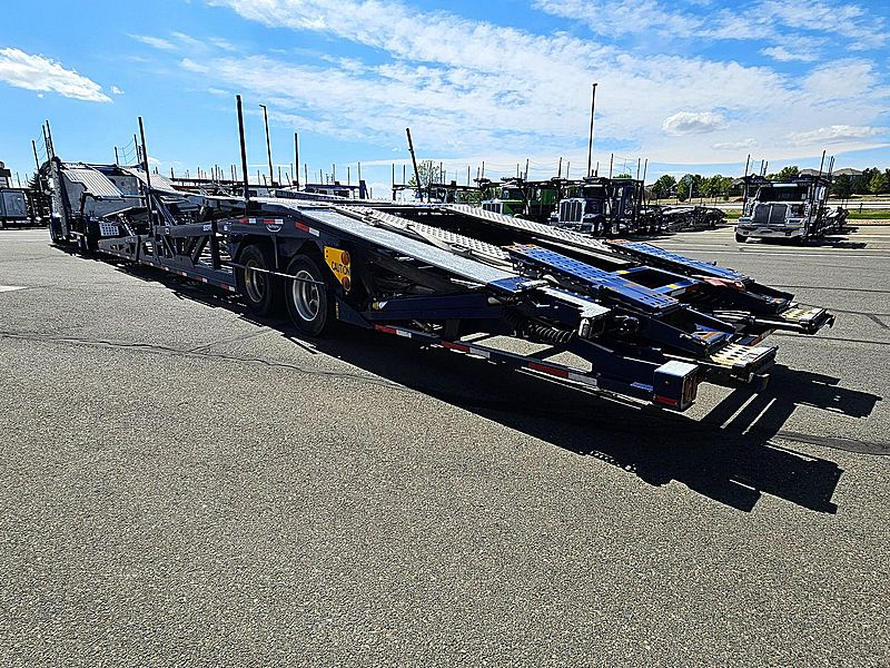 2023 Peterbilt 389