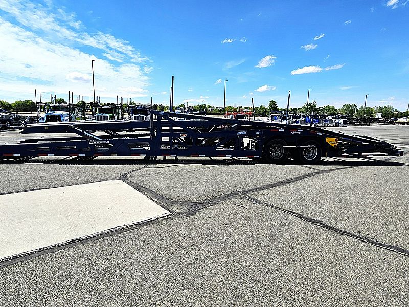 2023 Peterbilt 389