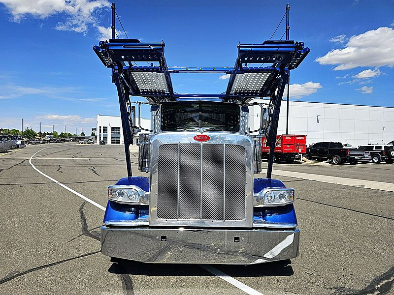 2023 Peterbilt 389