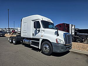 2017 Freightliner Cascadia - Sleeper Truck
