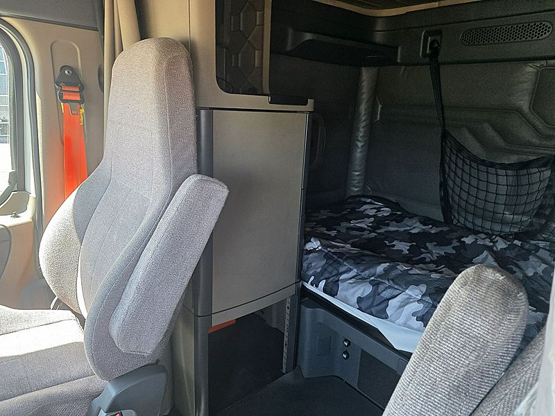 2017 Freightliner CASCADIA