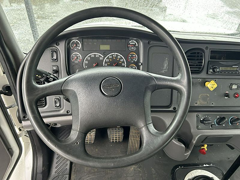 2015 Freightliner M2
