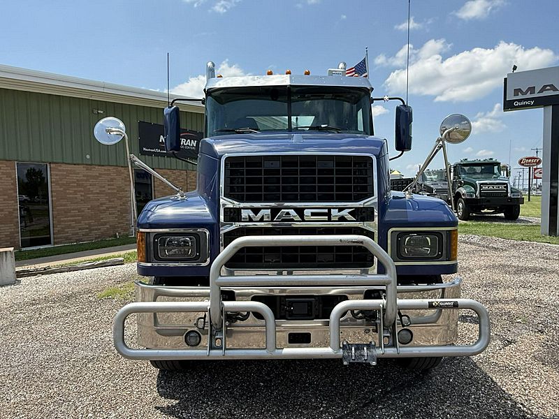 2024 Mack PI64T