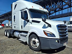 2020 Freightliner Cascadia - Sleeper Truck