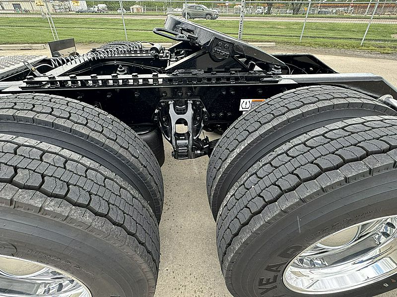 2027 Kenworth W900L