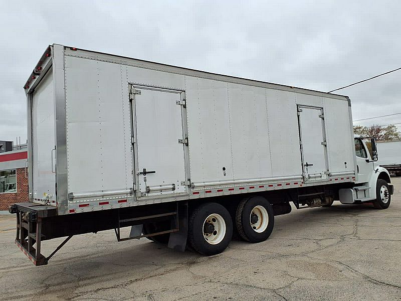 2018 Freightliner M2 106