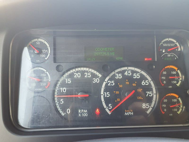 2019 Freightliner M2 106