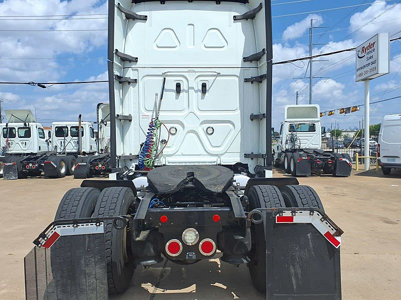 2020 Freightliner CASCADIA 125