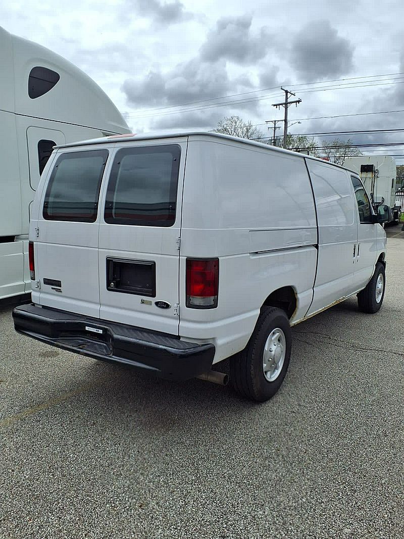 2011 Ford E350