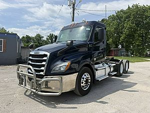 2020 Freightliner Cascadia 126 - Daycab