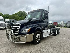 2020 Freightliner Cascadia 126 - Daycab