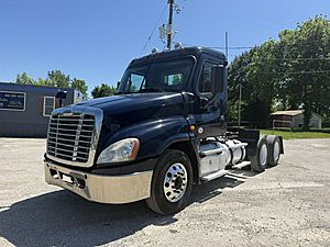 2018 Freightliner CA125-DC - Daycab
