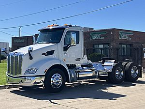 2016 Peterbilt 579 - Daycab