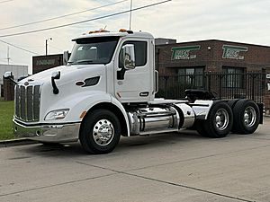 2016 Peterbilt 579 - Daycab