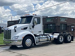 2016 Peterbilt 579 - Daycab