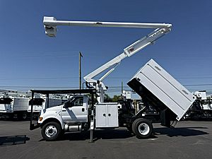2013 Ford F-750 - Bucket Truck