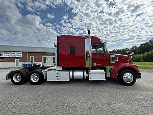 2018 Freightliner Coronado 122