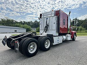 2018 Freightliner Coronado 122