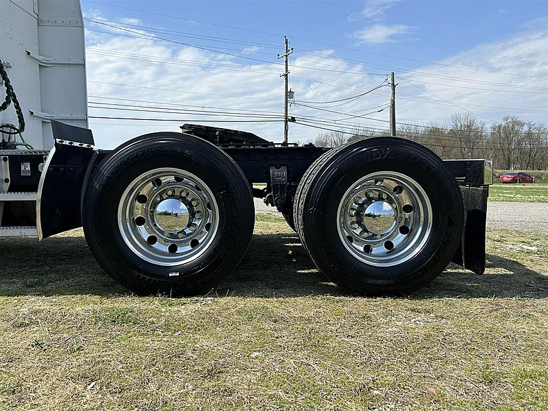 2004 Peterbilt 379