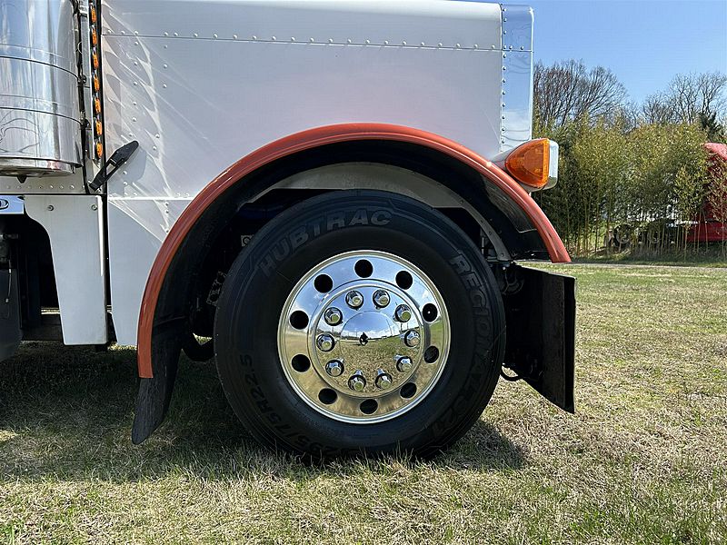 2004 Peterbilt 379