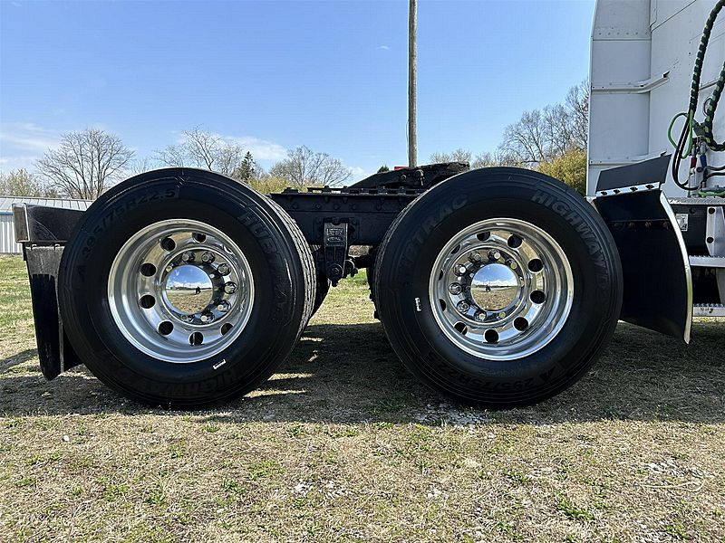 2004 Peterbilt 379
