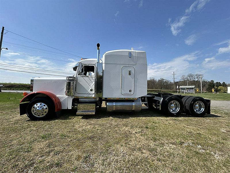 2004 Peterbilt 379