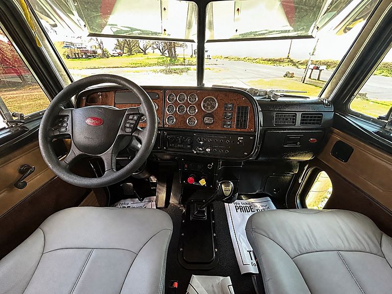 2004 Peterbilt 379