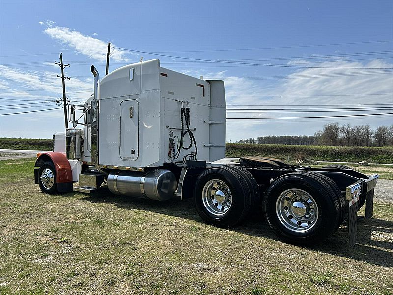 2004 Peterbilt 379