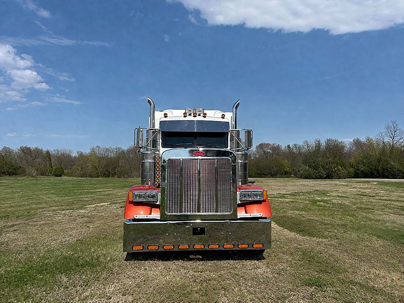 2004 Peterbilt 379