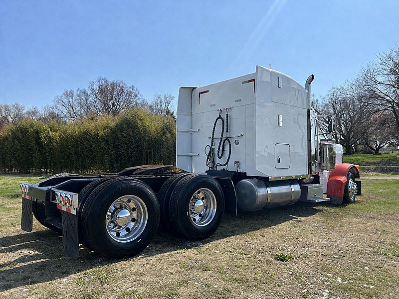 2004 Peterbilt 379