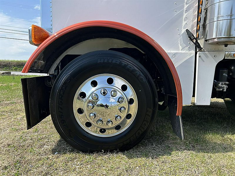 2004 Peterbilt 379