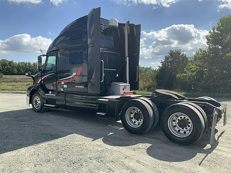 2014 Volvo VNL 780