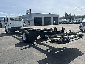 2019 Freightliner M2 106