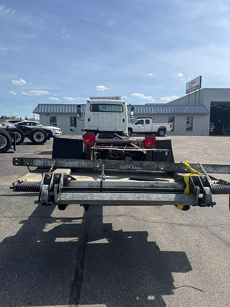 2019 Freightliner M2 106