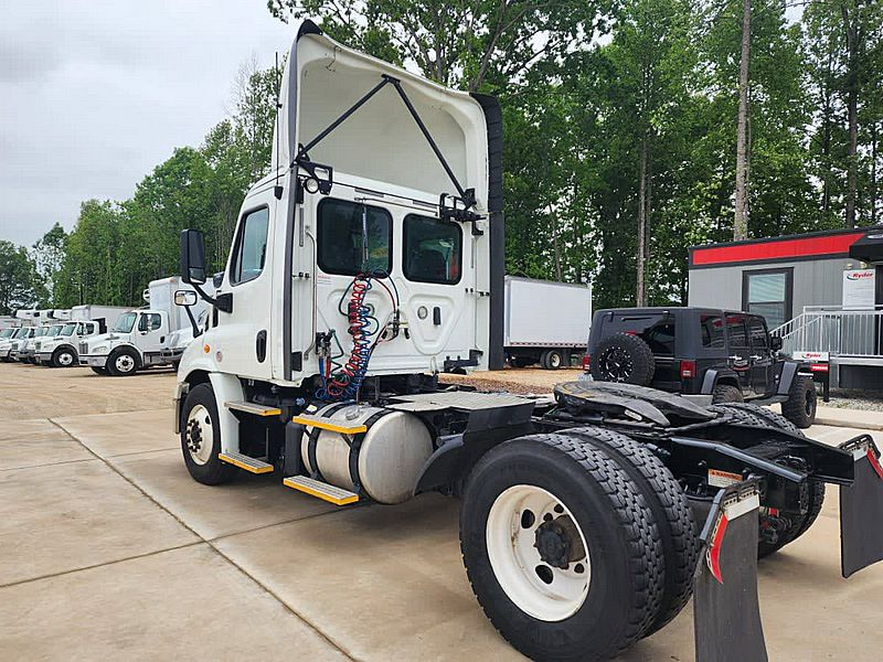 2018 Freightliner CASCADIA 113