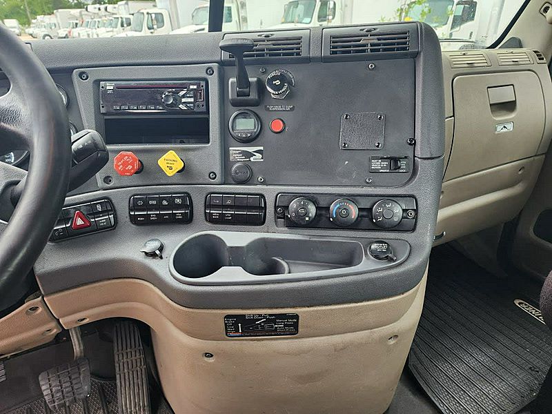 2018 Freightliner CASCADIA 113