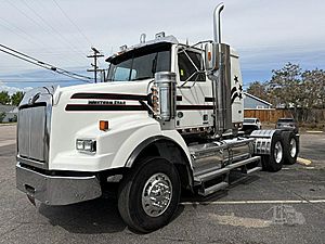 2016 Western Star  - Sleeper Truck