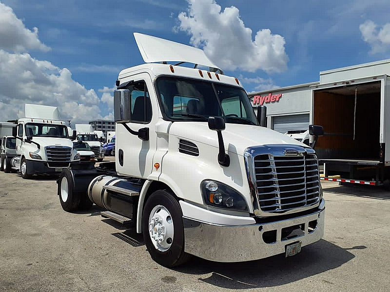 2018 Freightliner CASCADIA 113