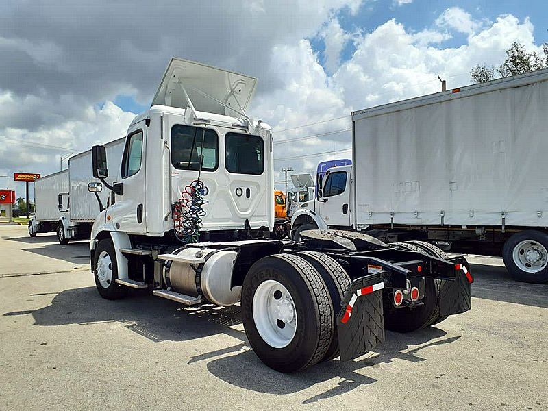 2018 Freightliner CASCADIA 113