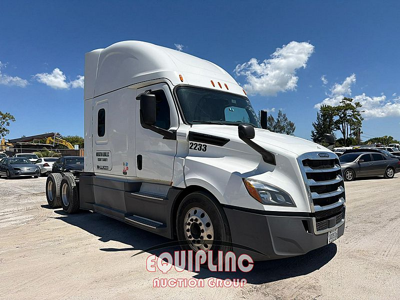 2020 Freightliner CASCADIA