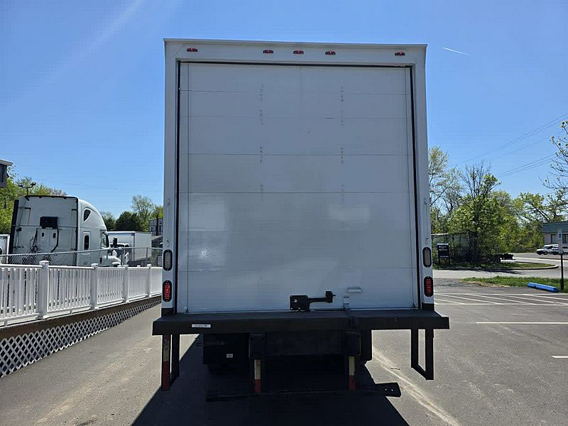 2021 Freightliner M2 106