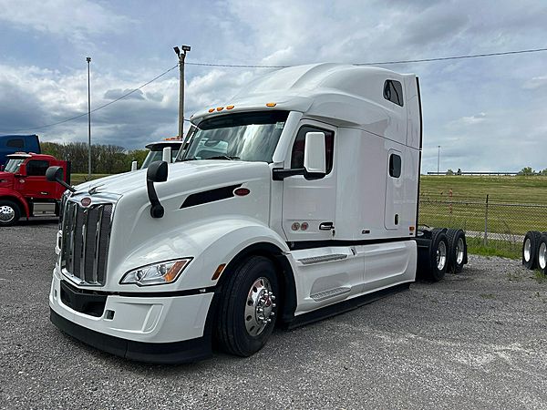 2021 Peterbilt 579 - Stock# 766314
