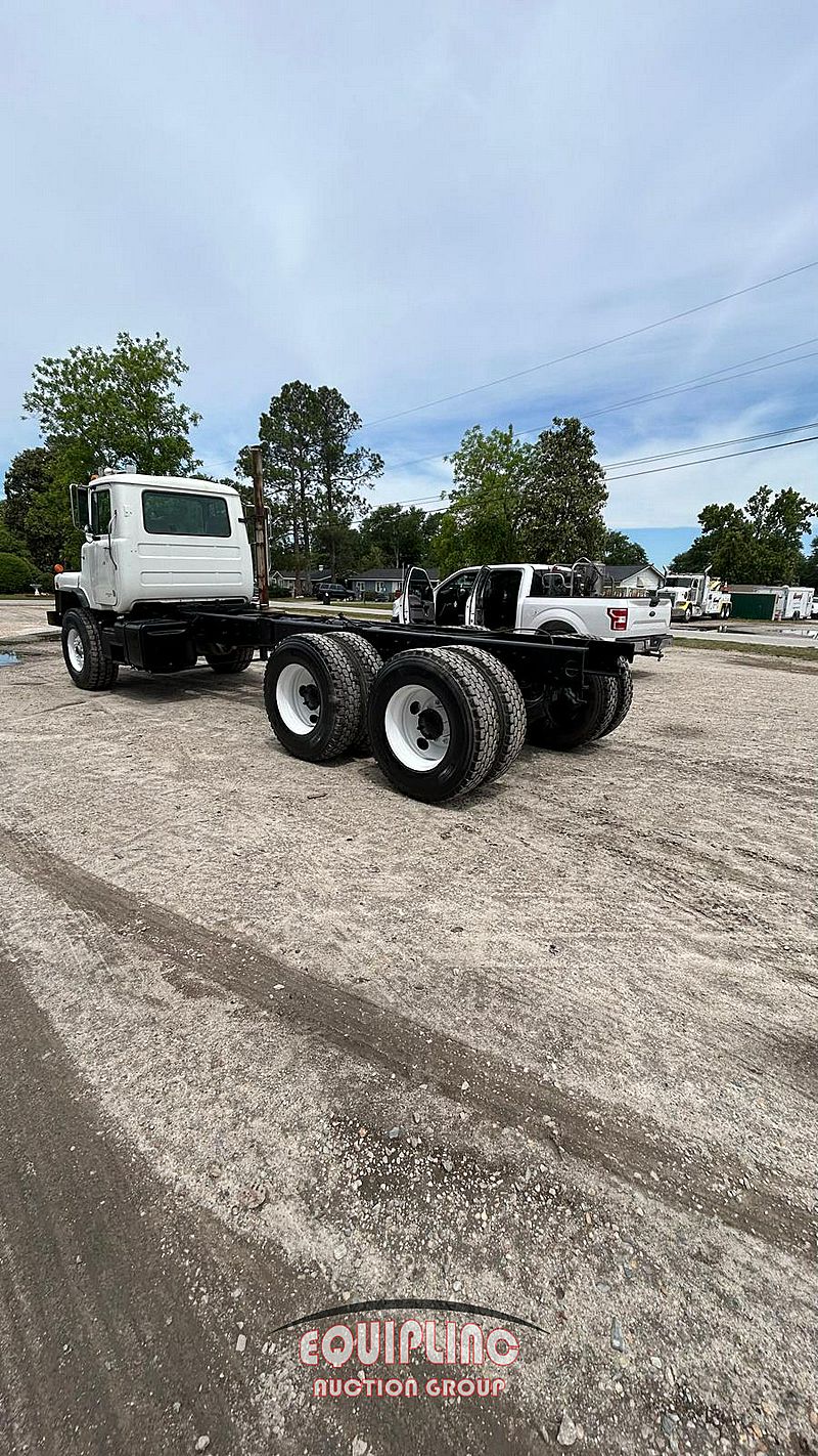 2000 Mack CH613