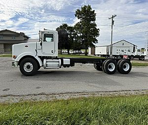 2016 Peterbilt 367 - Cab & Chassis