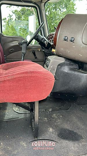 2005 Mack CH613
