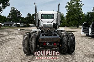 2005 Mack CH613