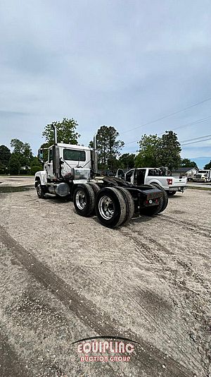 2005 Mack CH613